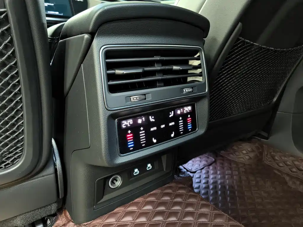 Audi Q8 2022 Dark Knight Hall Edition 55 TFSI