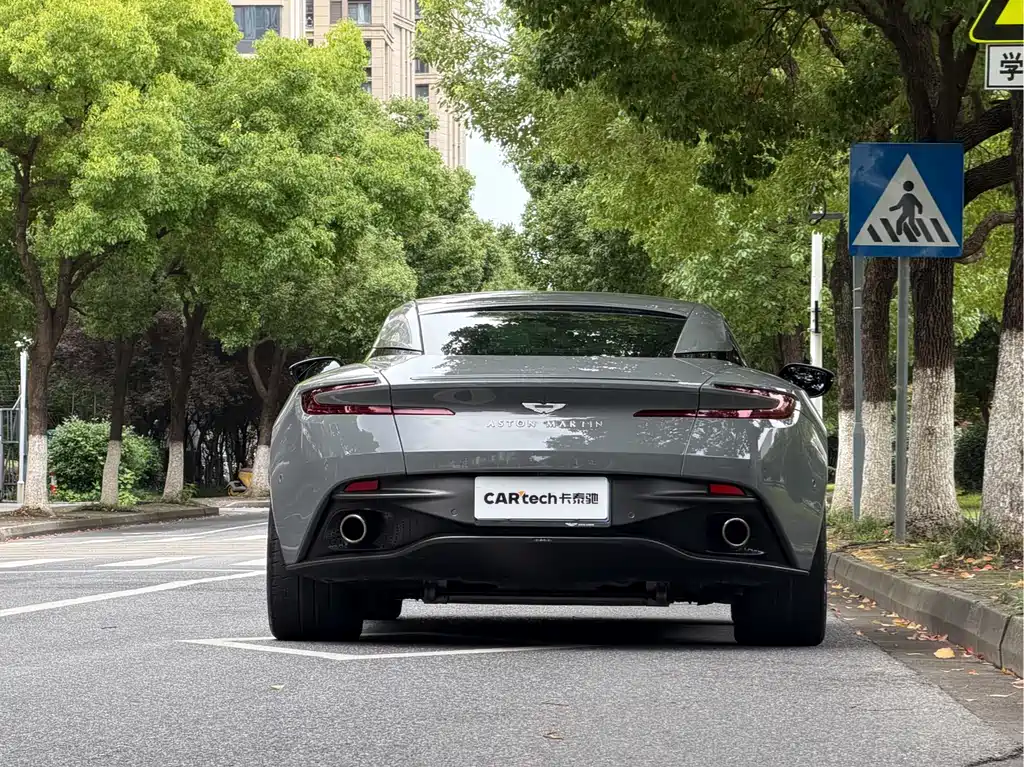 Aston Martin DB11 2022 Model 4.0T V8 Coupe