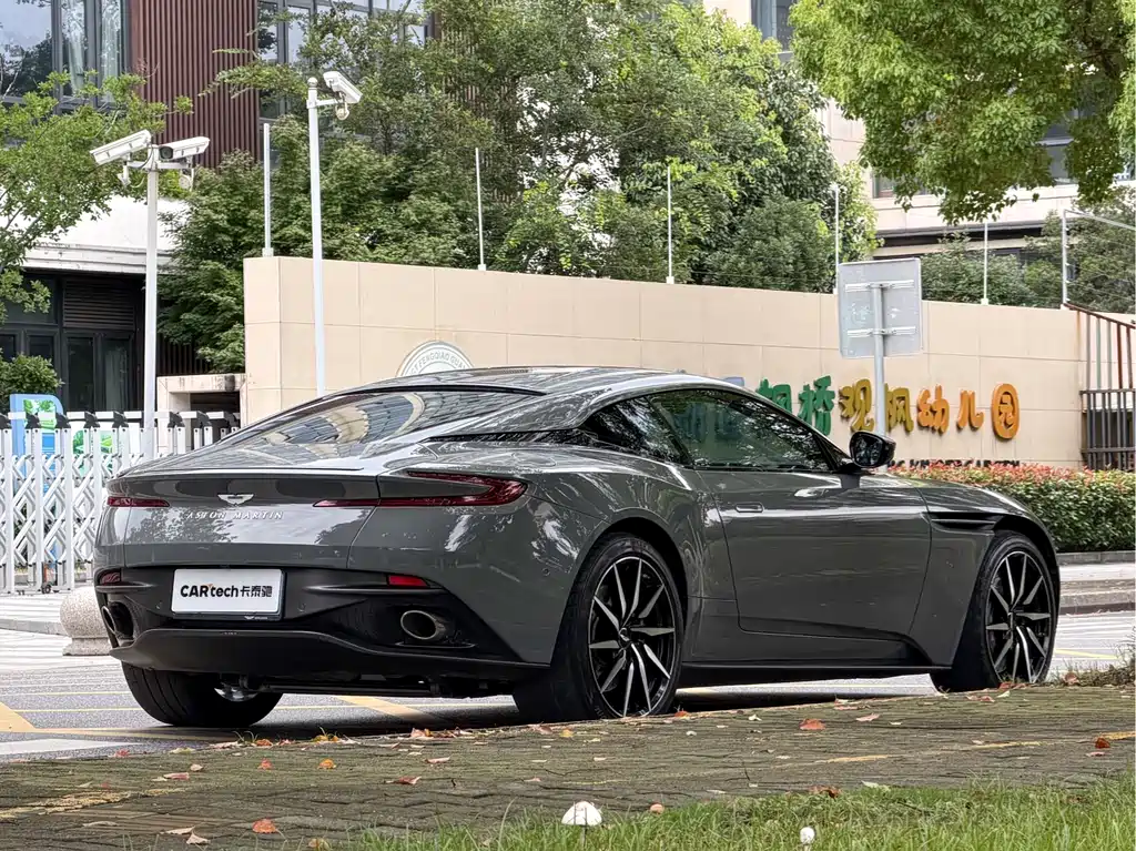 Aston Martin DB11 2022 Model 4.0T V8 Coupe