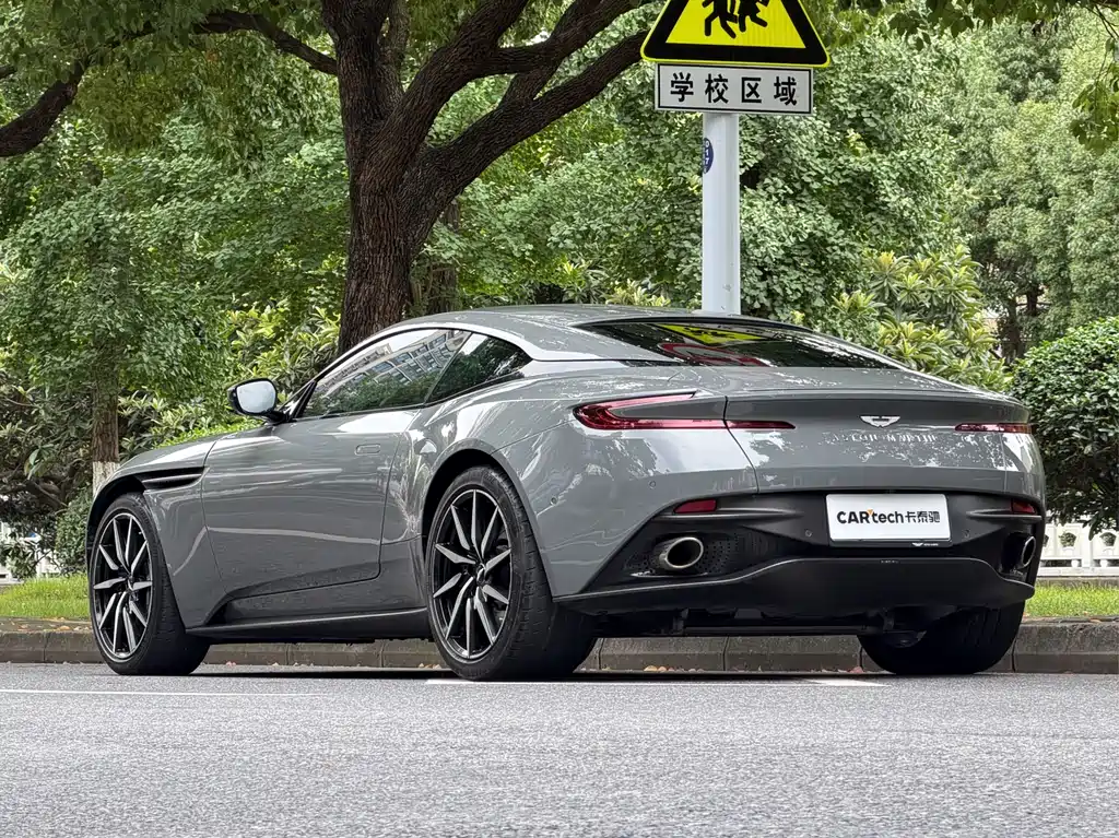 Aston Martin DB11 2022 Model 4.0T V8 Coupe