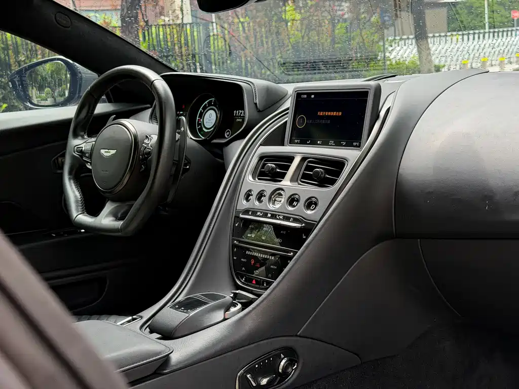 Aston Martin DB11 2022 Model 4.0T V8 Coupe