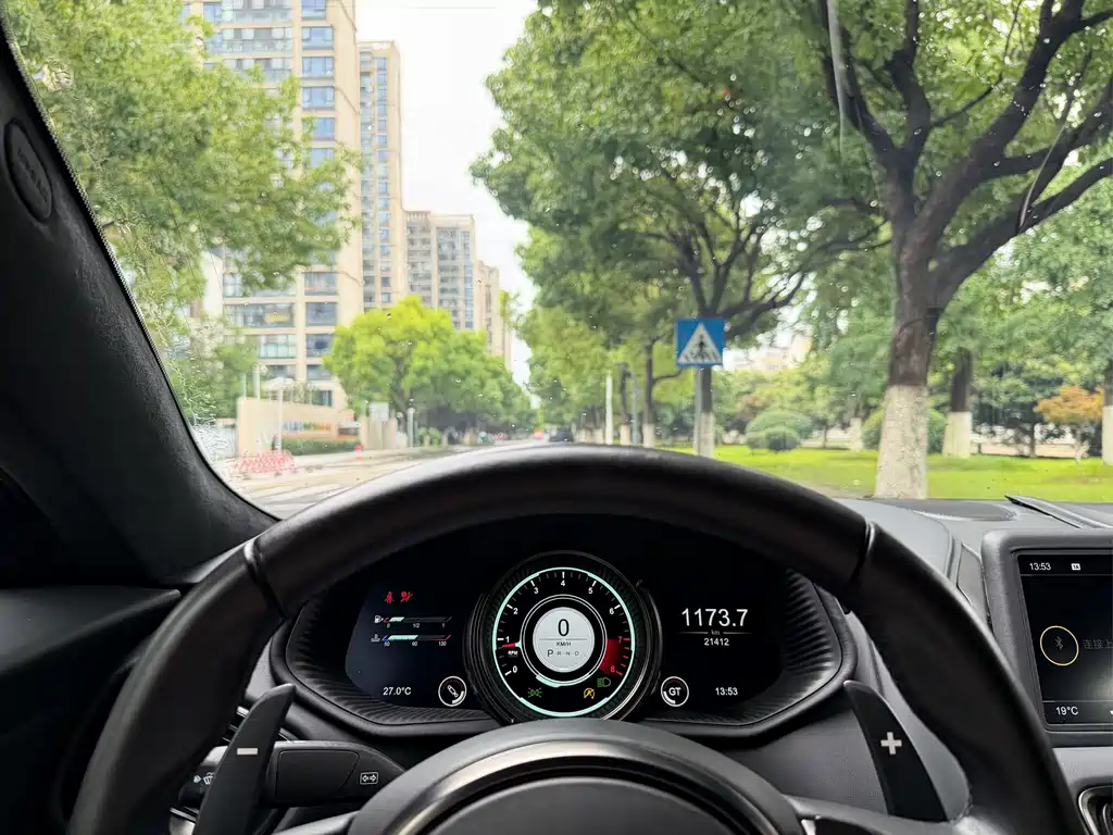 Aston Martin DB11 2022 Model 4.0T V8 Coupe