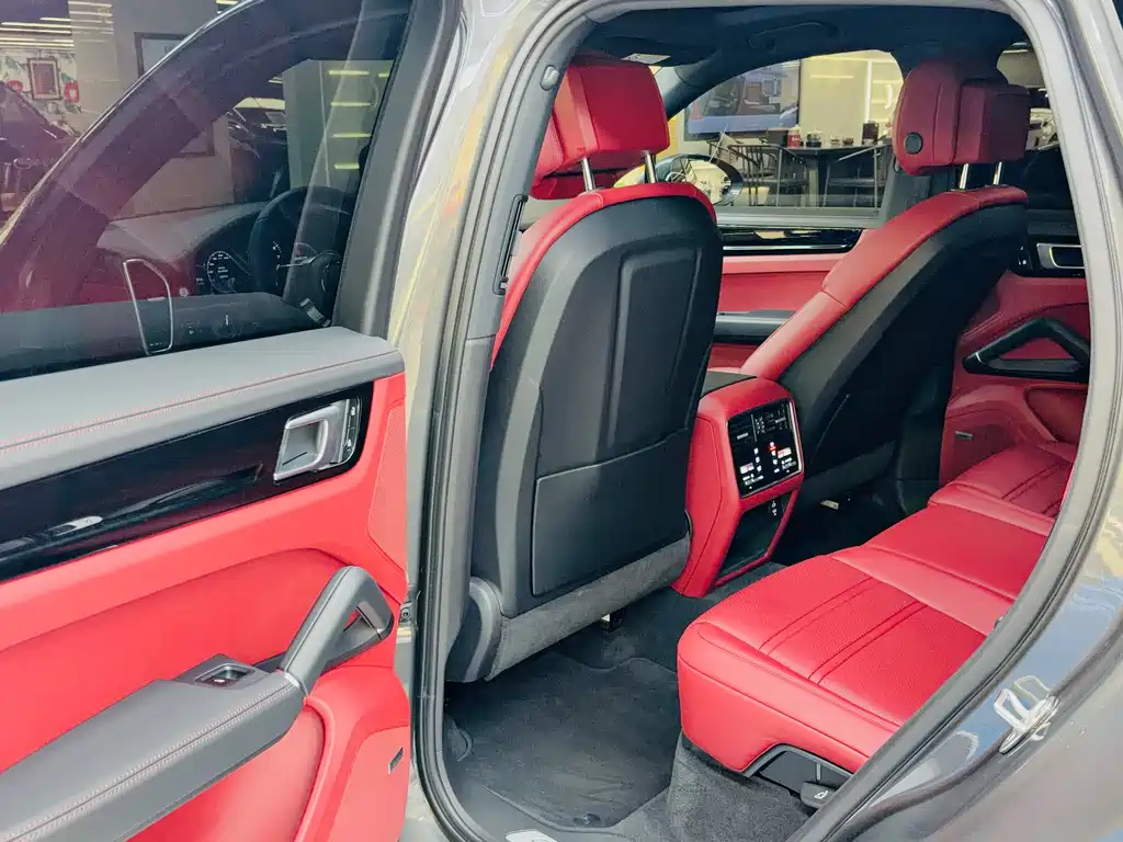 Cayenne 2022 Platinum Edition 3.0T