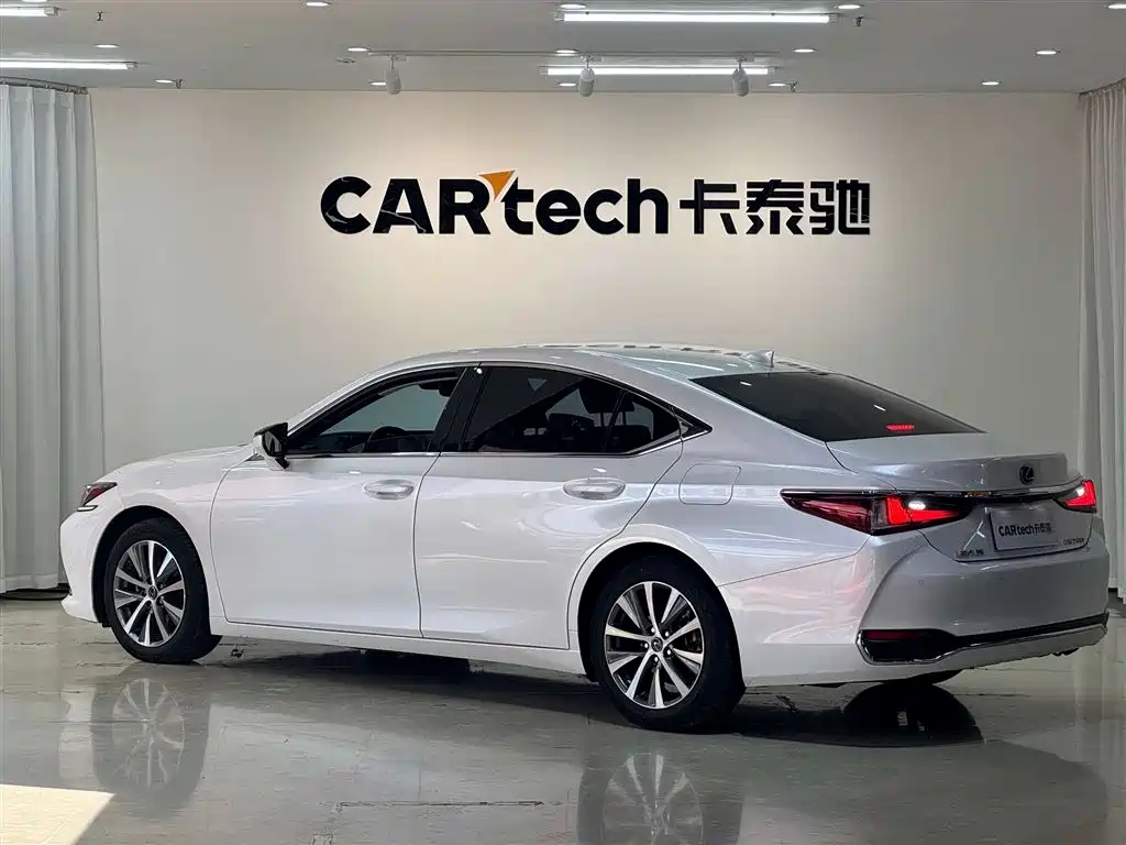 Lexus ES 2020 200 Excellence Edition