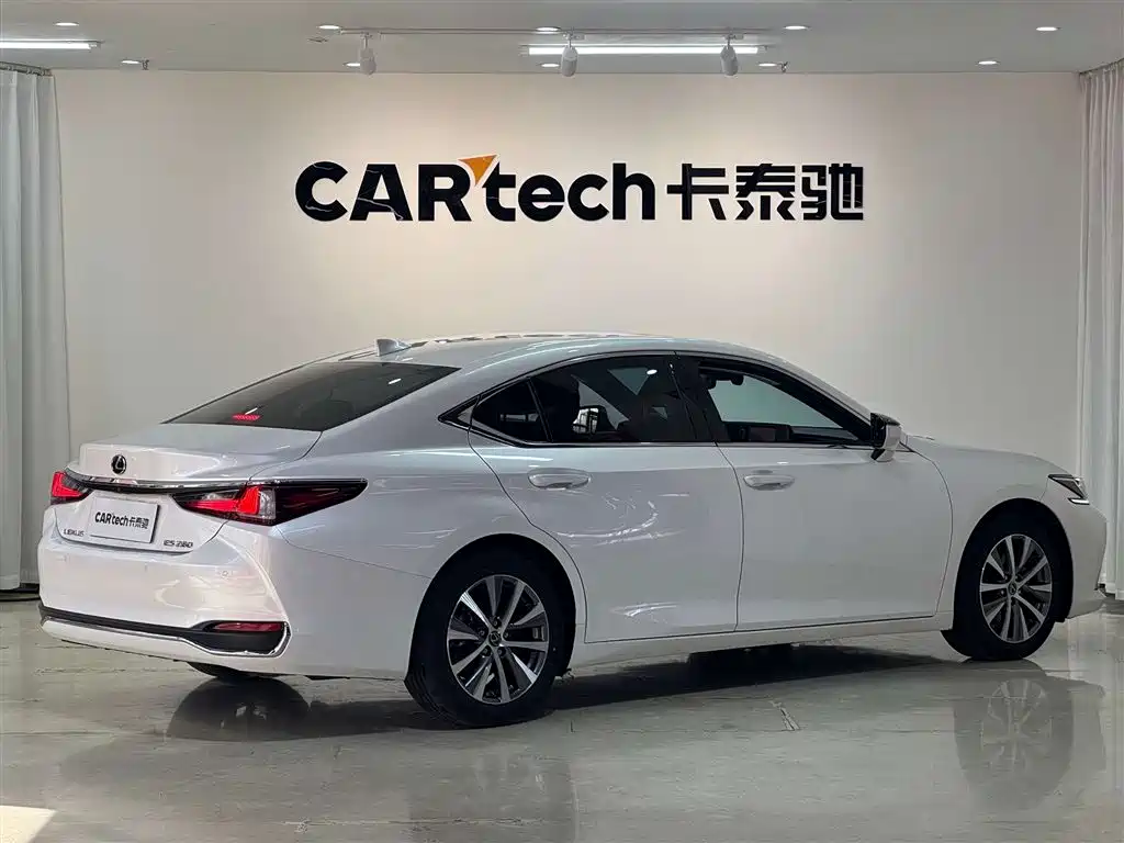 Lexus ES 2020 200 Excellence Edition