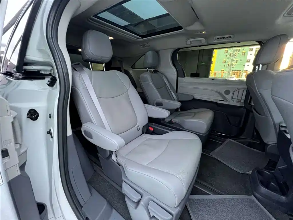 Gravita 2023 2.5L Hybrid Prestige PLUS Edition
