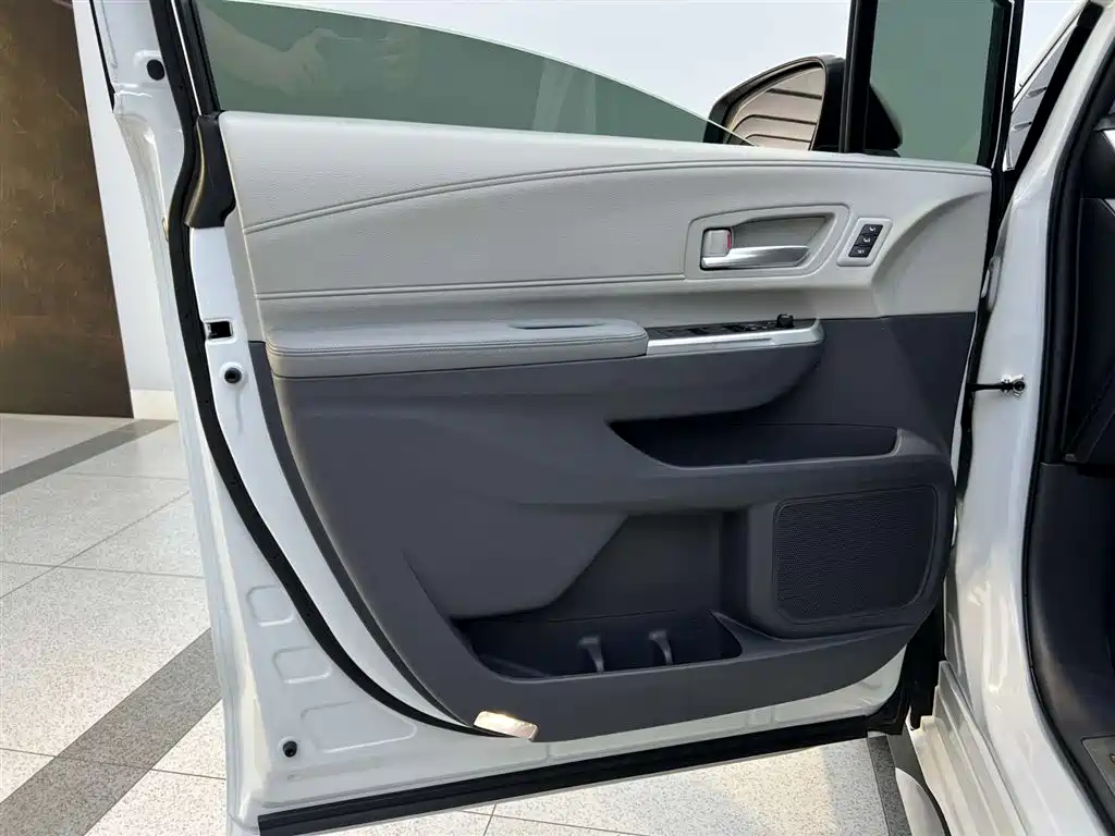 Gravita 2023 2.5L Hybrid Prestige PLUS Edition