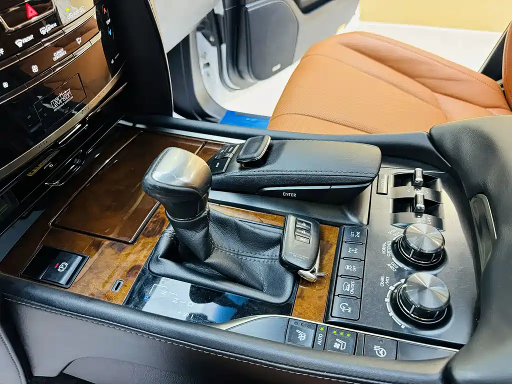 Lexus LX 2016 570 Dynamic Luxury Edition