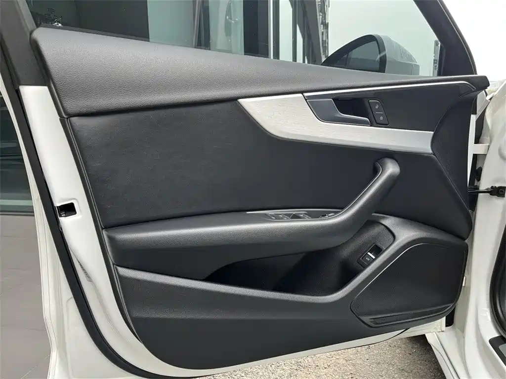 Audi A4L 2020 40 TFSI Fashion Dynamic Edition