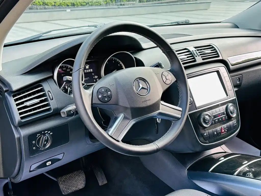 Mercedes-Benz R-Class 2017 R 320 4MATIC Business Edition Limited Edition