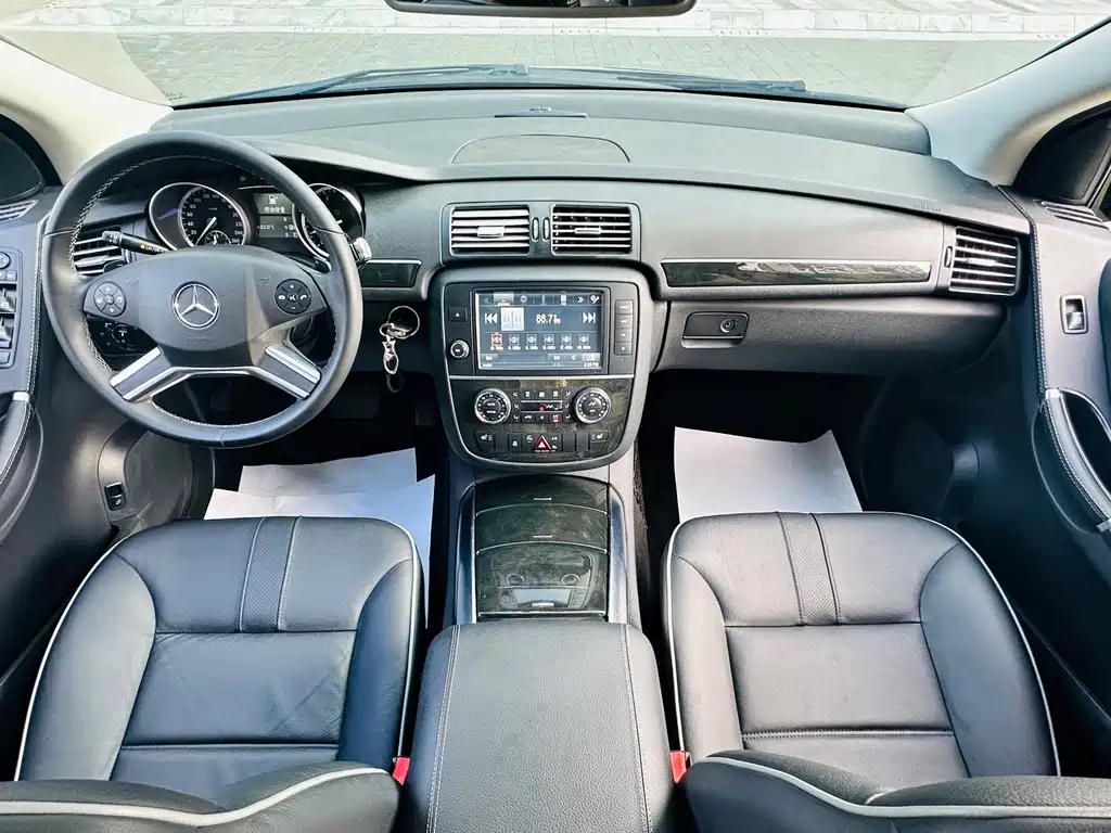 Mercedes-Benz R-Class 2017 R 320 4MATIC Business Edition Limited Edition