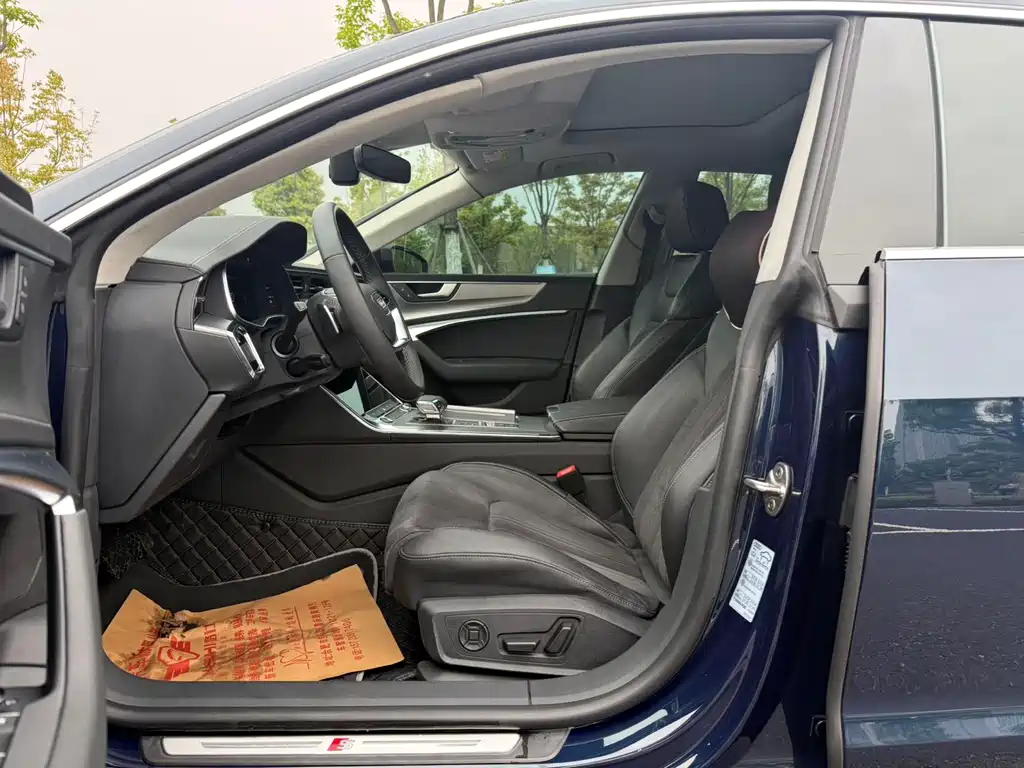 Audi A7L 2022 45 TFSI S-line Zhumeng Edition Flow Crystal Package