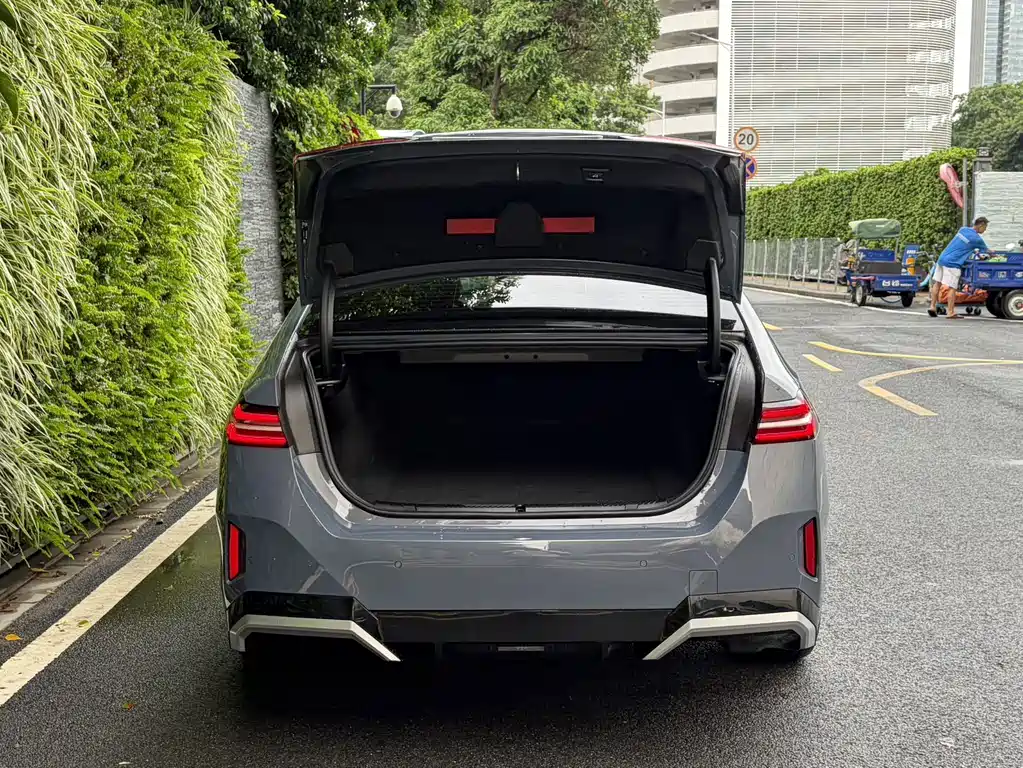 BMW i5 2024 Model eDrive 35L M Sport Package