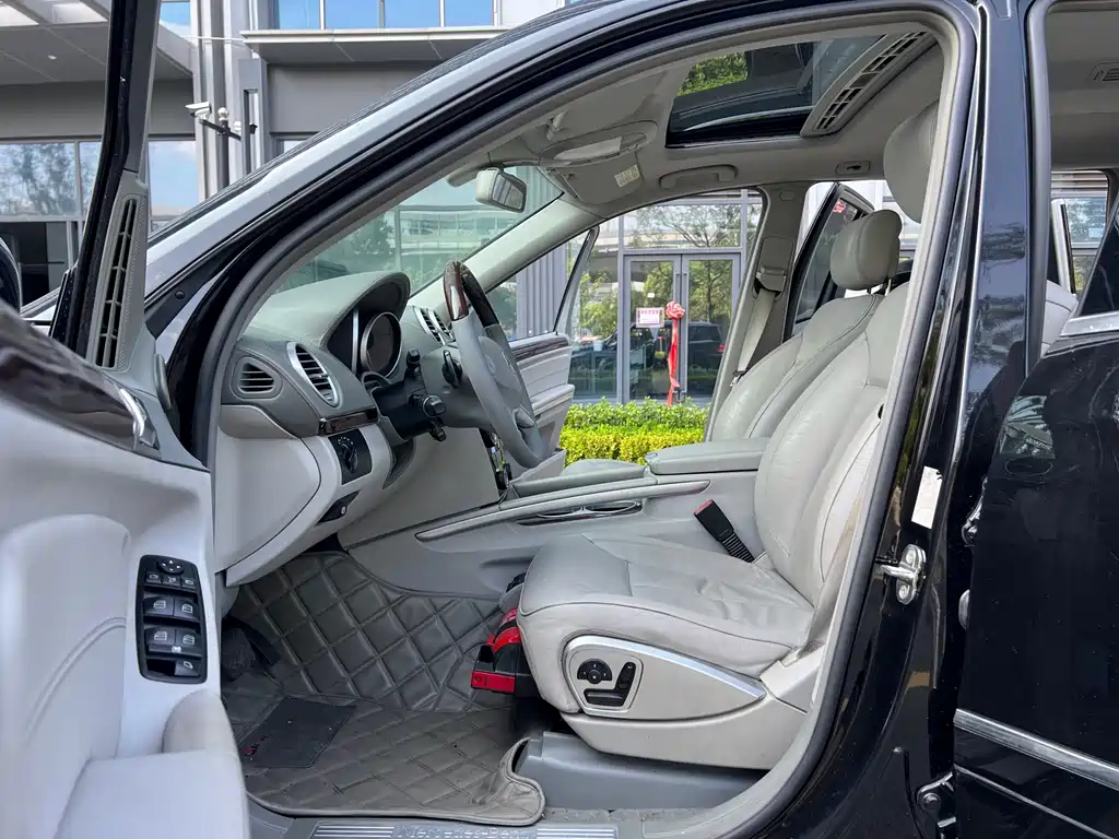 Mercedes GL Class 2011 GL 450 4MATIC Premium Edition