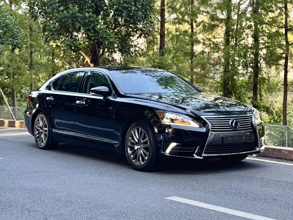 Lexus LS 2014 600hL