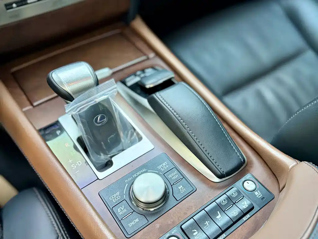 Lexus LS 2014 600hL