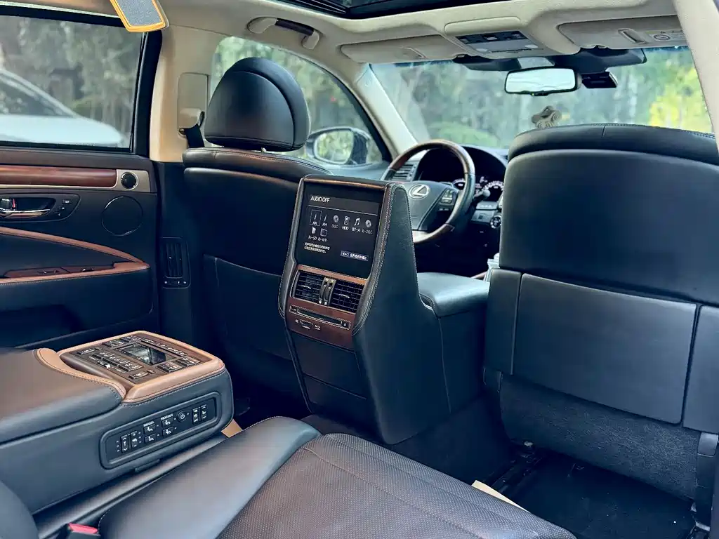 Lexus LS 2014 600hL