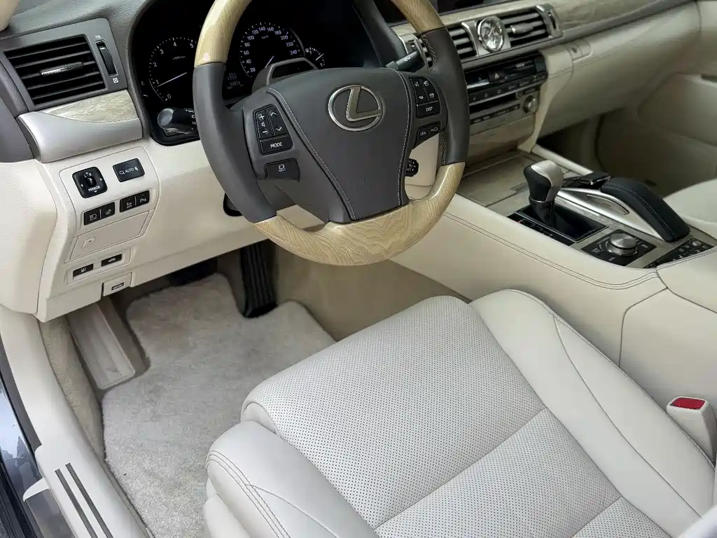 Lexus LS 2016 460L All-Wheel Drive Prestige Edition