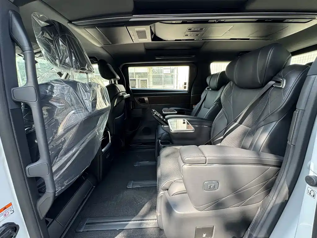 Alphard 2025款 Hybrid 2.5L Premium Gold Edition