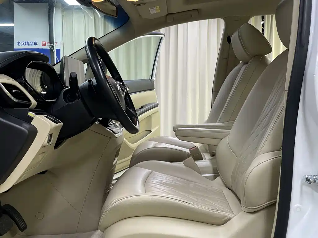 Buick GL8 2023 Luxury Edition
