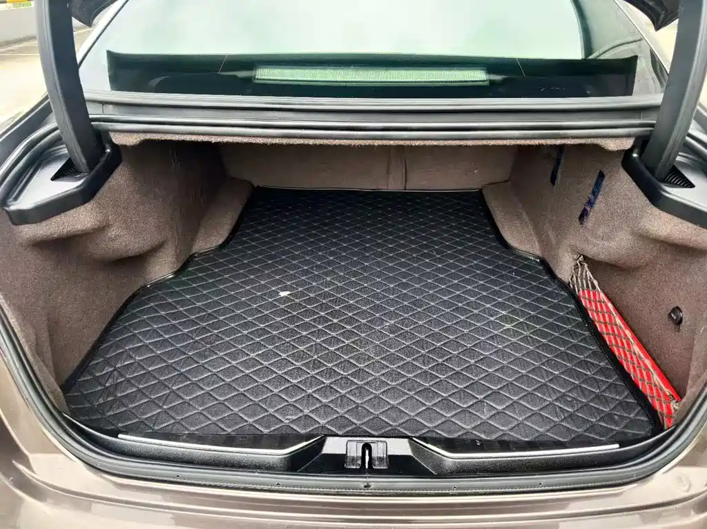 President 2013 3.0T Standard Model