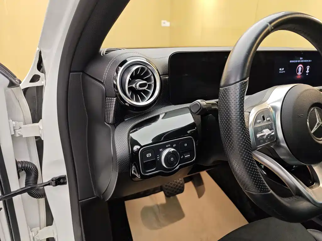 Mercedes-Benz A 200 L Sport Sedan Fashion Edition 2021