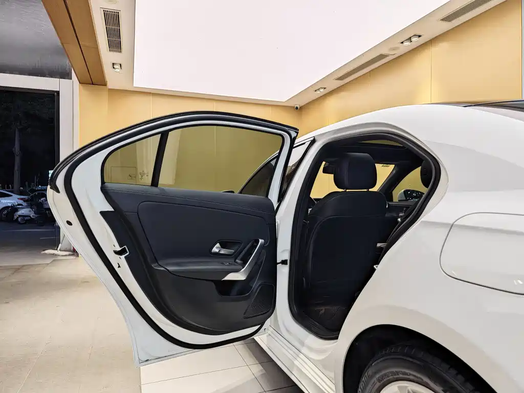 Mercedes-Benz A 200 L Sport Sedan Fashion Edition 2021