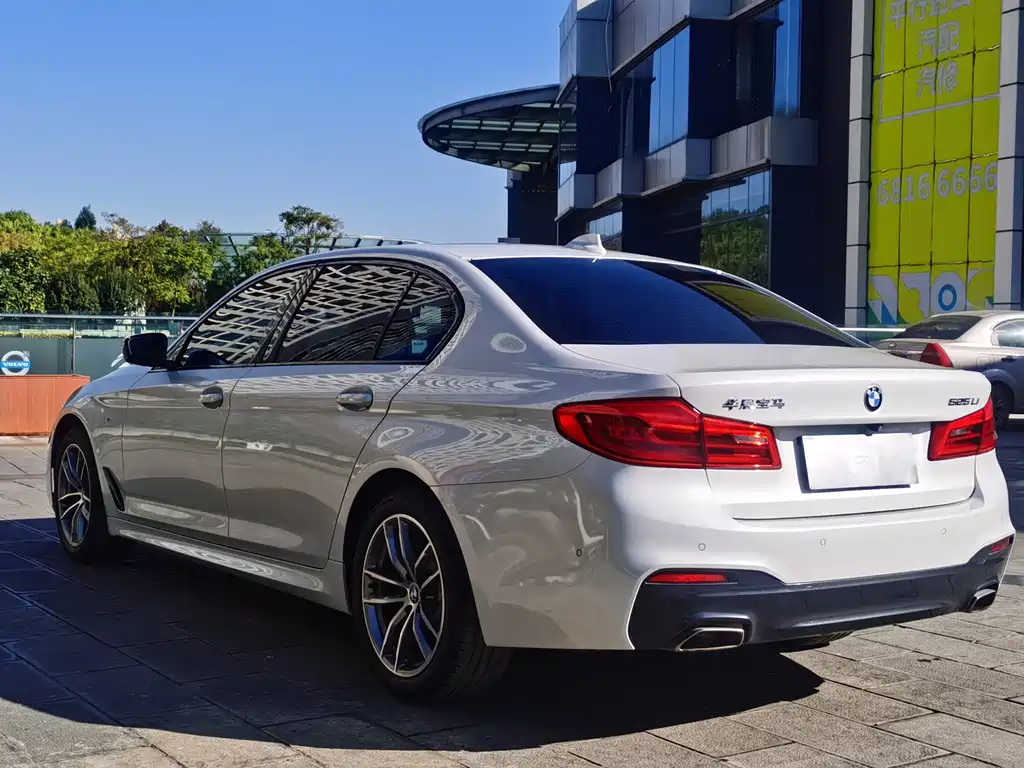 BMW 5 Series 2019 525Li M Sport Package
