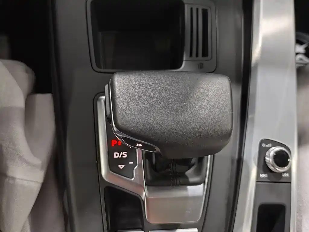 Audi A4L 2022 40 TFSI Luxury Dynamic Edition