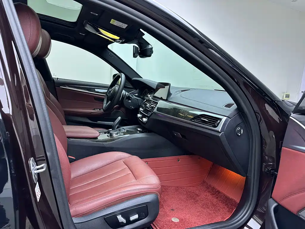 BMW 5 Series 2019 530Li Leading Edition M Sport Package