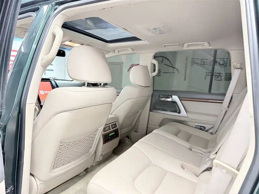 Land Cruiser 2012 4.0L Automatic GX-R