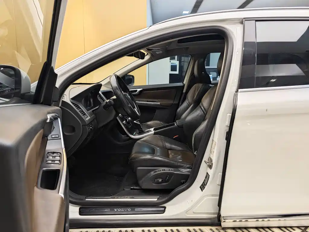 Volvo XC60 2015 T5 AWD Smart Vision 2015