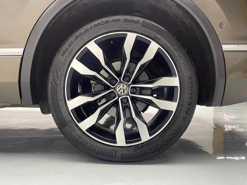 Tiguan L 2020 330 TSI Automatic Two-Wheel Drive R-Line Flagship Edition National VI