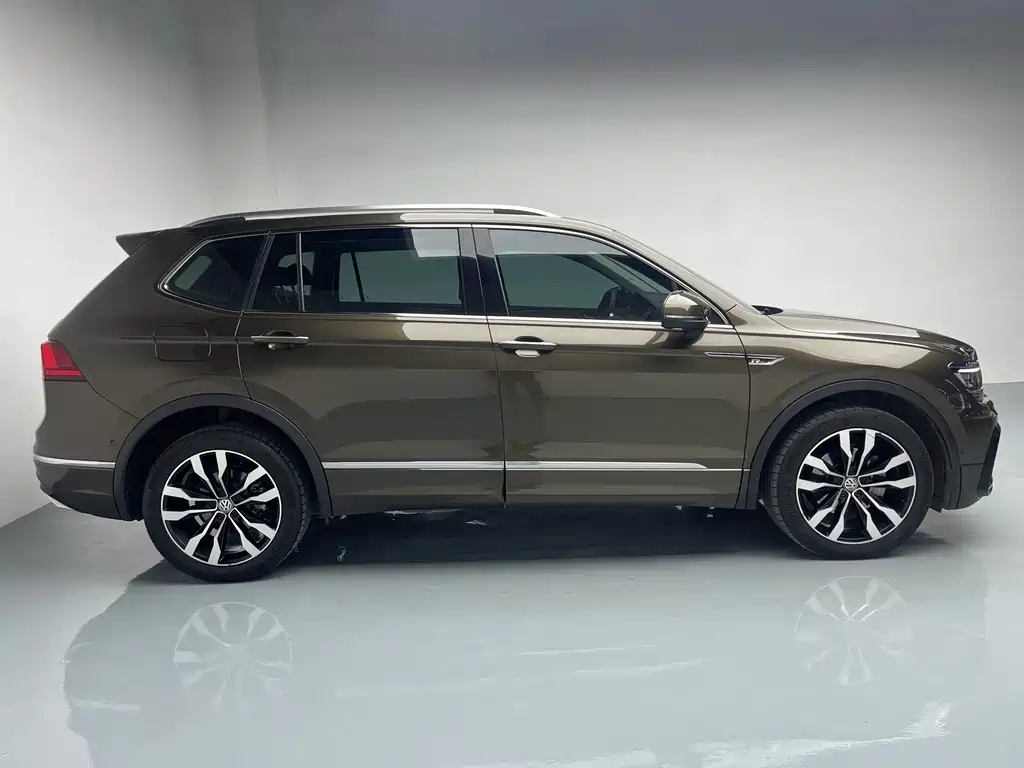 Tiguan L 2020 330 TSI Automatic Two-Wheel Drive R-Line Flagship Edition National VI