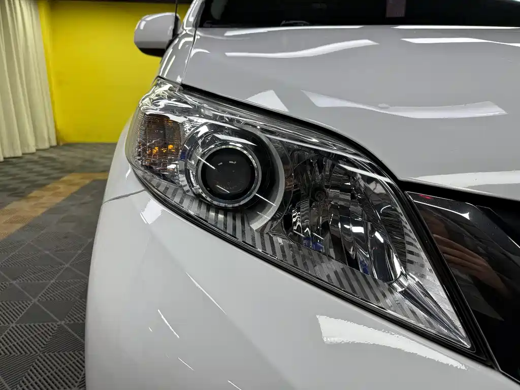 SIENNA 2015 3.5L 2WD LE