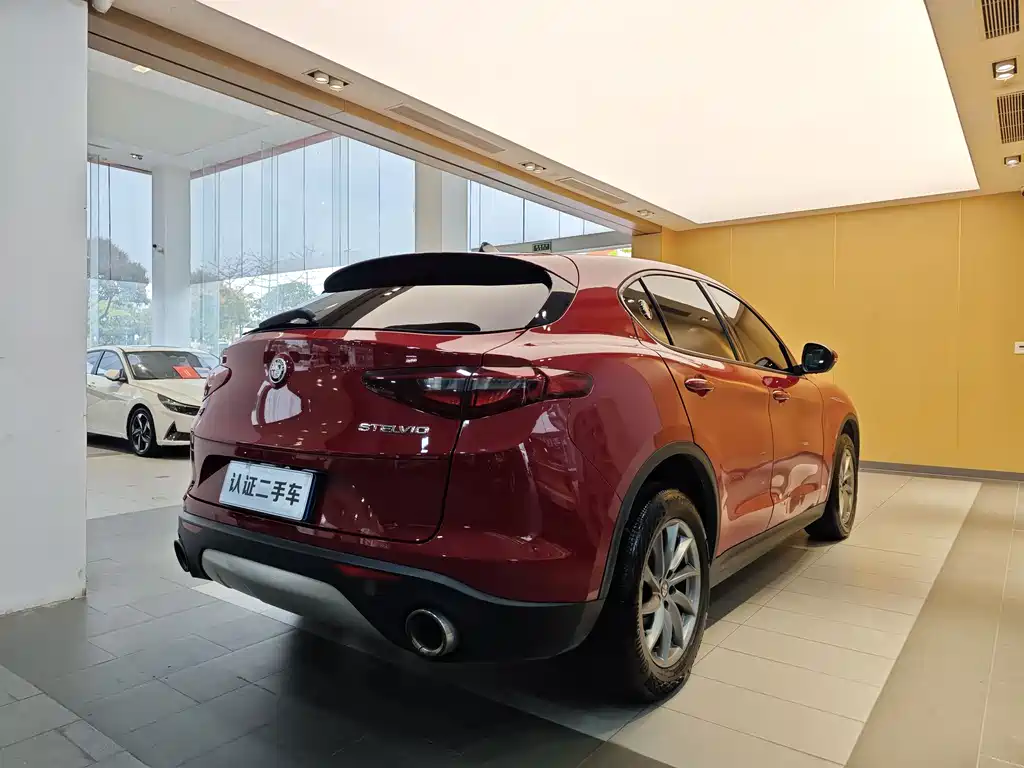Stelvio 2017 2.0T 200HP Elite Edition