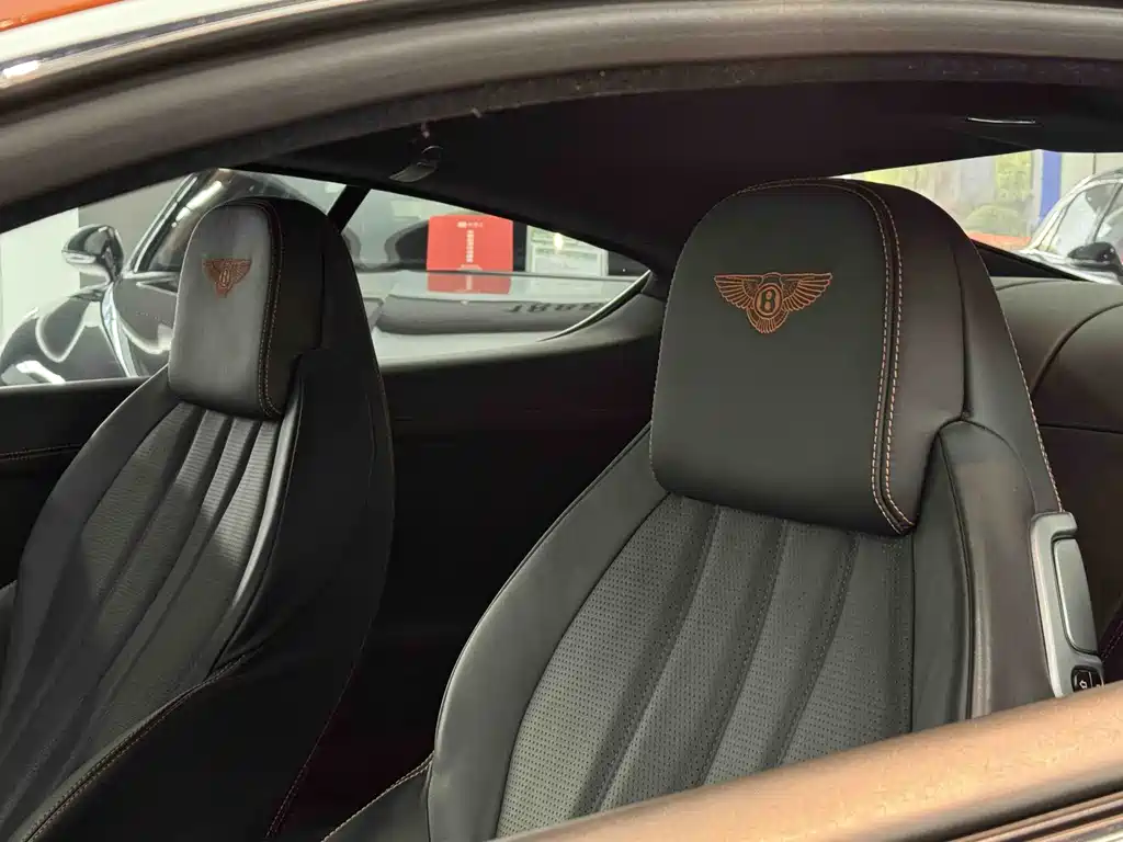 Audi A8 2012 4.0T GT V8