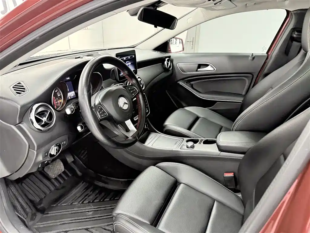 Mercedes-Benz GLA 2018 GLA 200 Sport Line