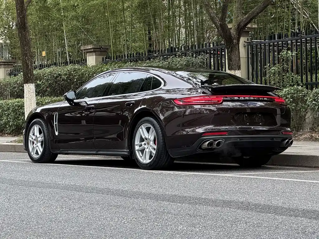 Panamera Executive Long Wheelbase 3.0T