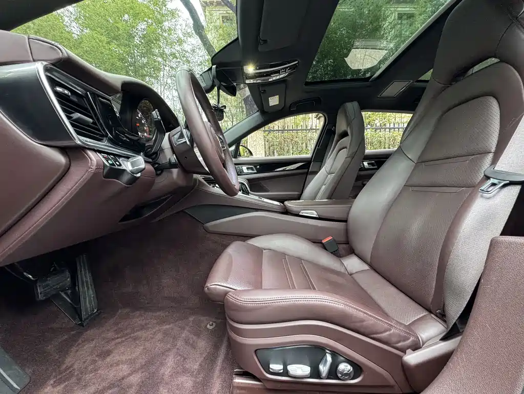 Panamera Executive Long Wheelbase 3.0T