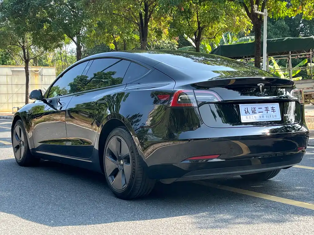 Model 3 Rear-Wheel Drive 2022