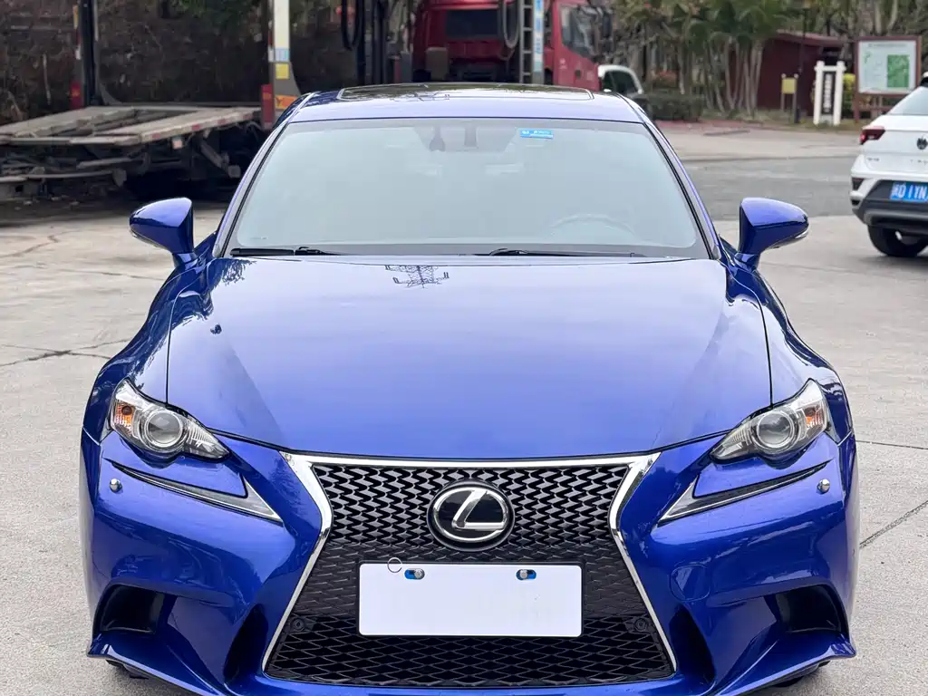 Lexus IS 2015 200t F SPORT