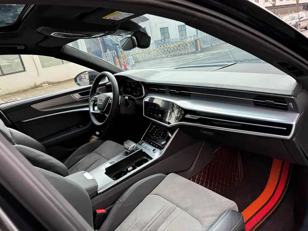 Audi A6L 2024 model 45 TFSI Prestige Dynamic Edition