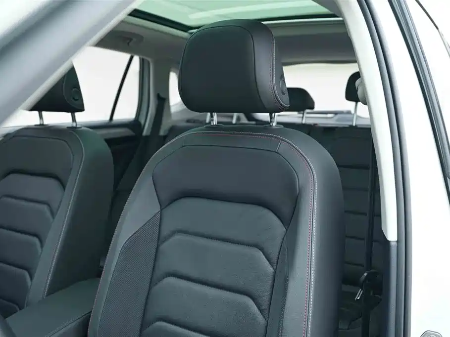 Tayron 2019 330 TSI Two-wheel Drive Luxury Edition National VI