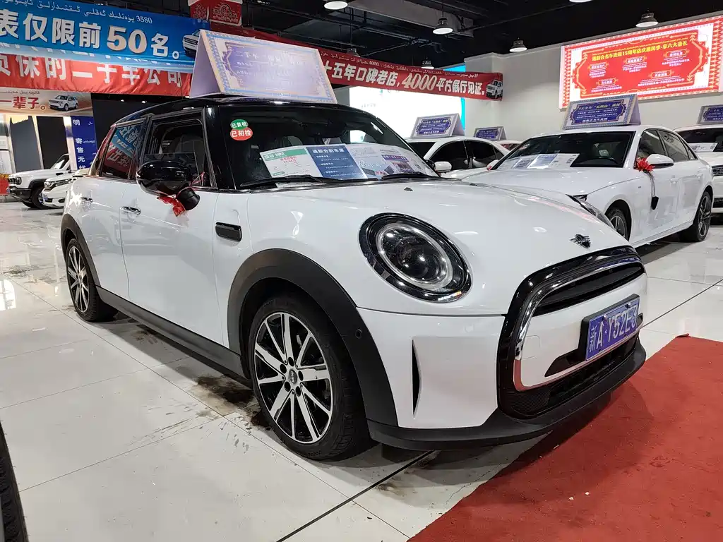 2022 MINI Cooper Artist 5-Door Edition