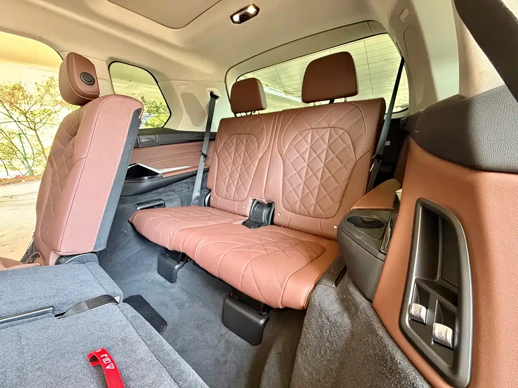 BMW X7 2023 xDrive40i Leading Luxury Package