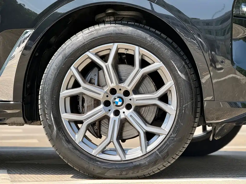 BMW X7 2023 xDrive40i Leading Luxury Package