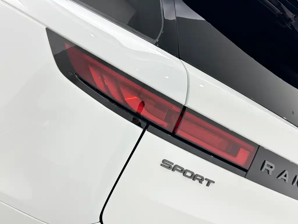 Range Rover Sport 2024 400PS Dynamic SE