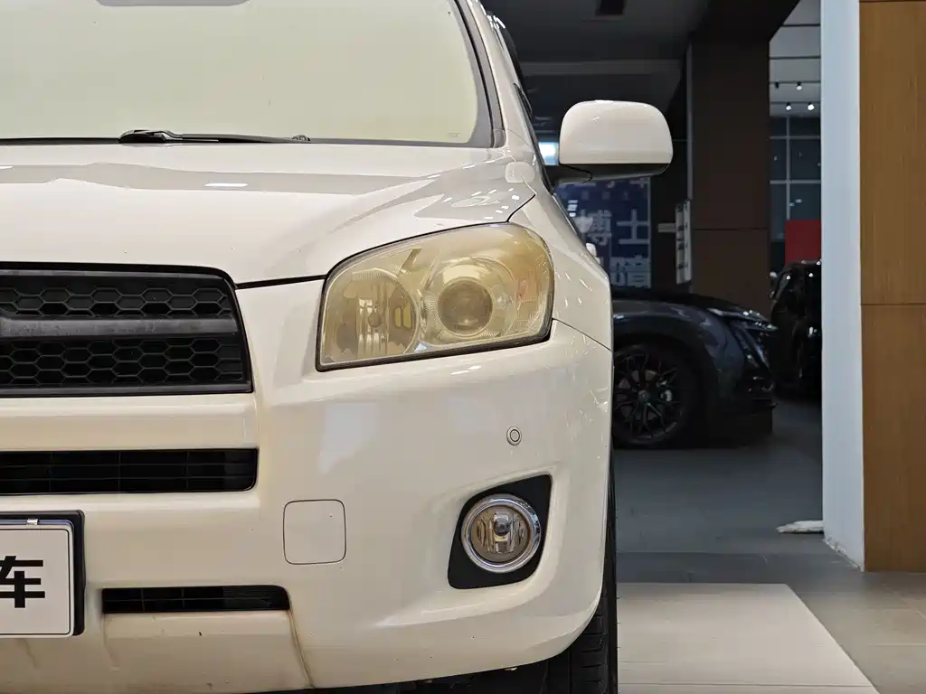 RAV4 2009 Luxury Automatic Edition