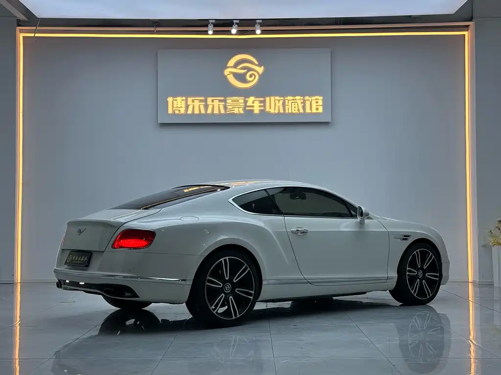 Audi A8 2017 model 4.0T GT V8 standard edition